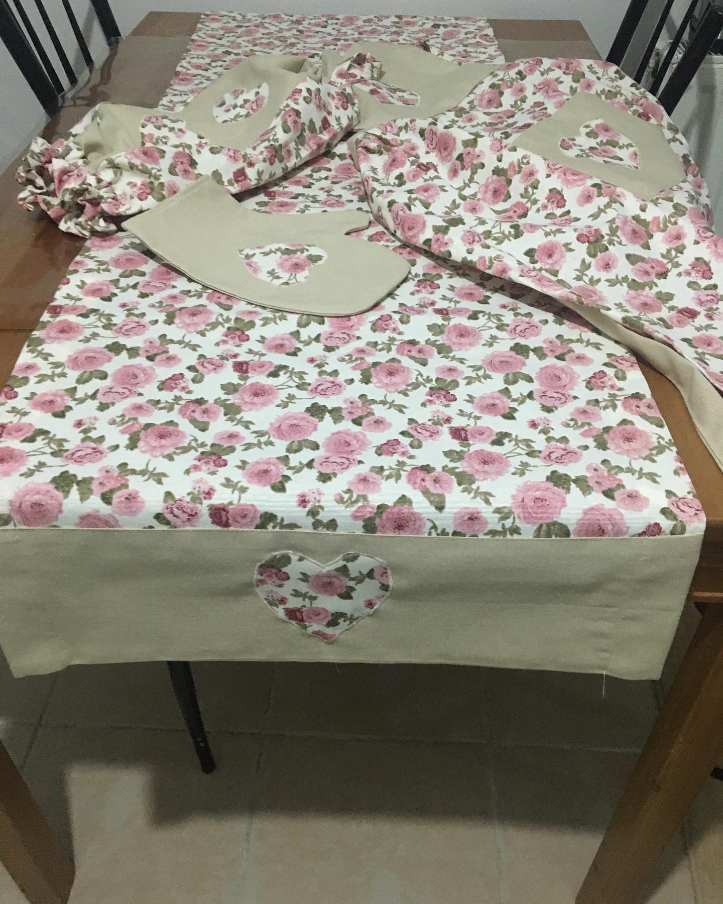 Pembe Gül Desenli Yatak Seti
