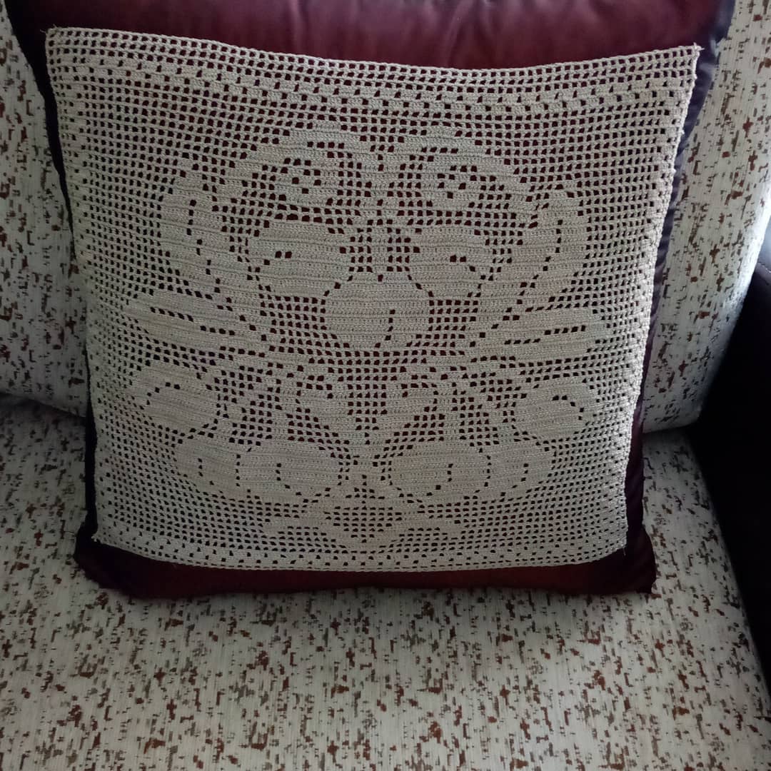 Çiçekli Dantel Kırlent