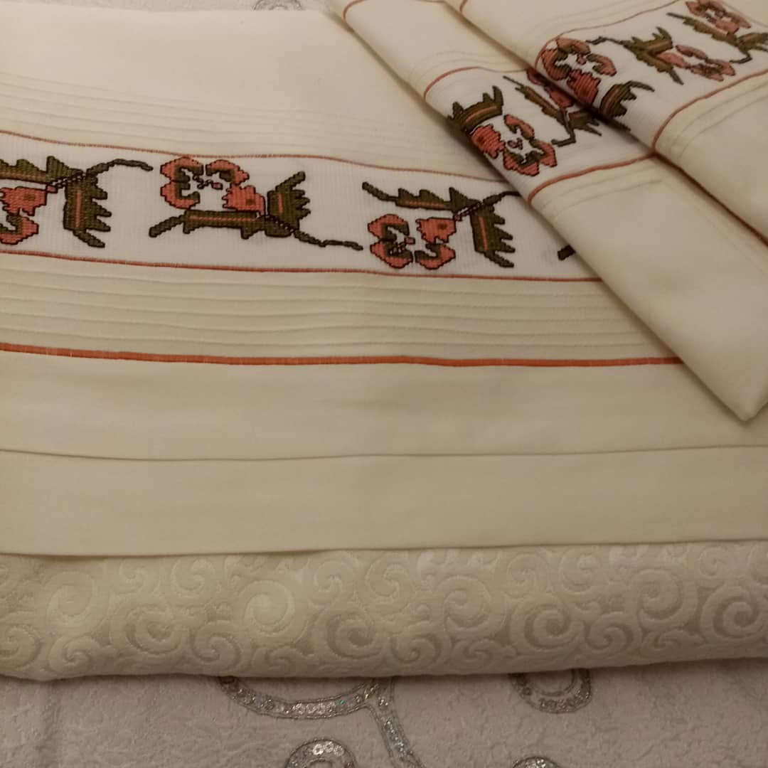 Nakışlı Çiçek Nevresim Takımı