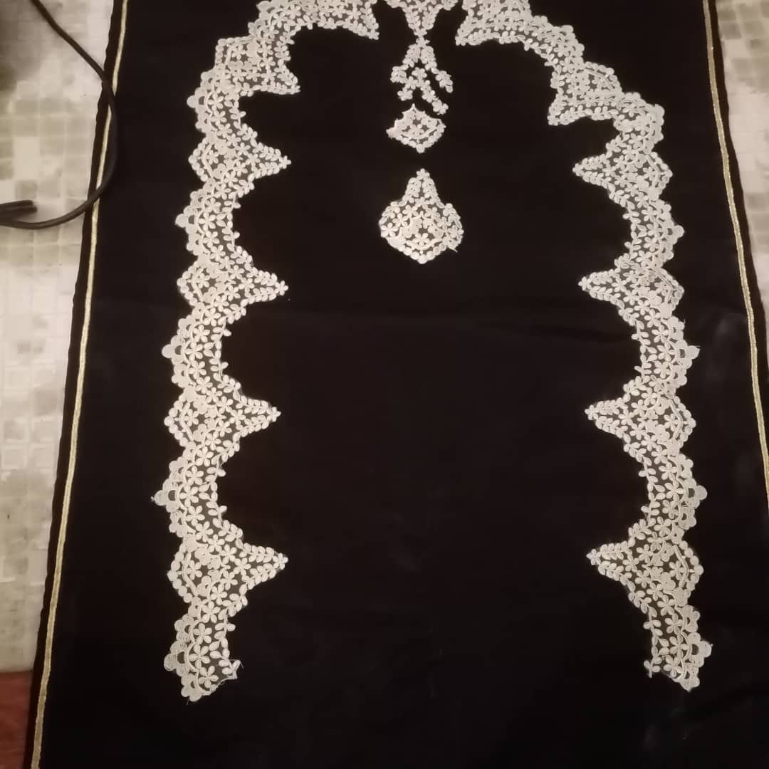 Dantel Detaylı Siyah Sofra Örtüsü
