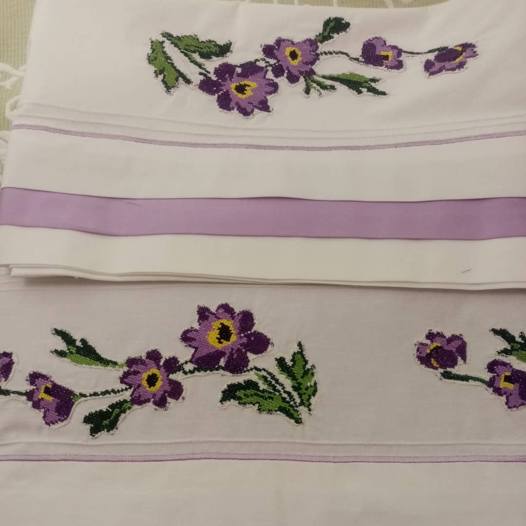Mor Papatya Nakışlı Lila Nevresim