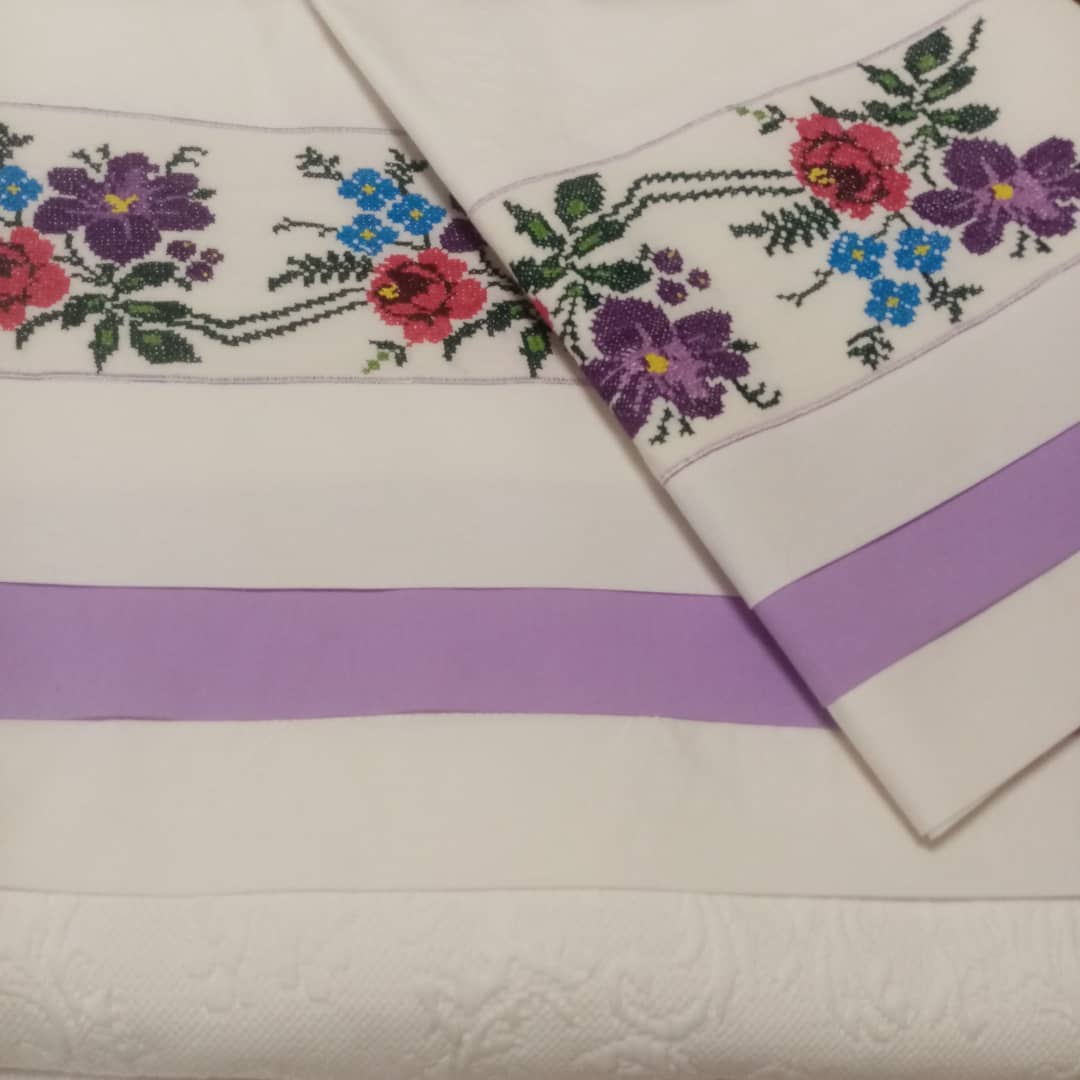 Çiçek Nakışlı Süslü Peçete Takımı