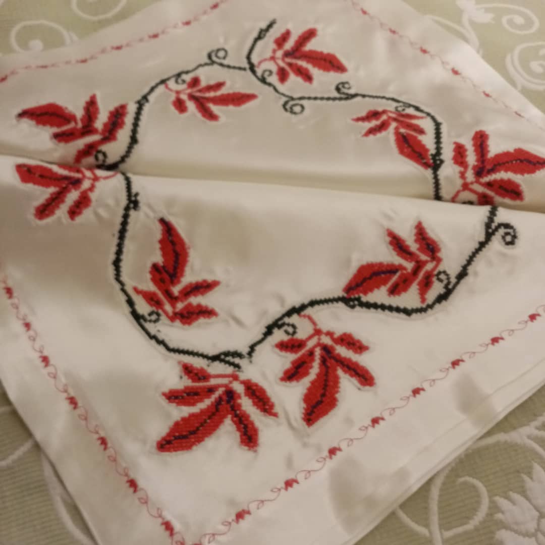 Çok Renkli Çiçek Buketi Masa Koşusu