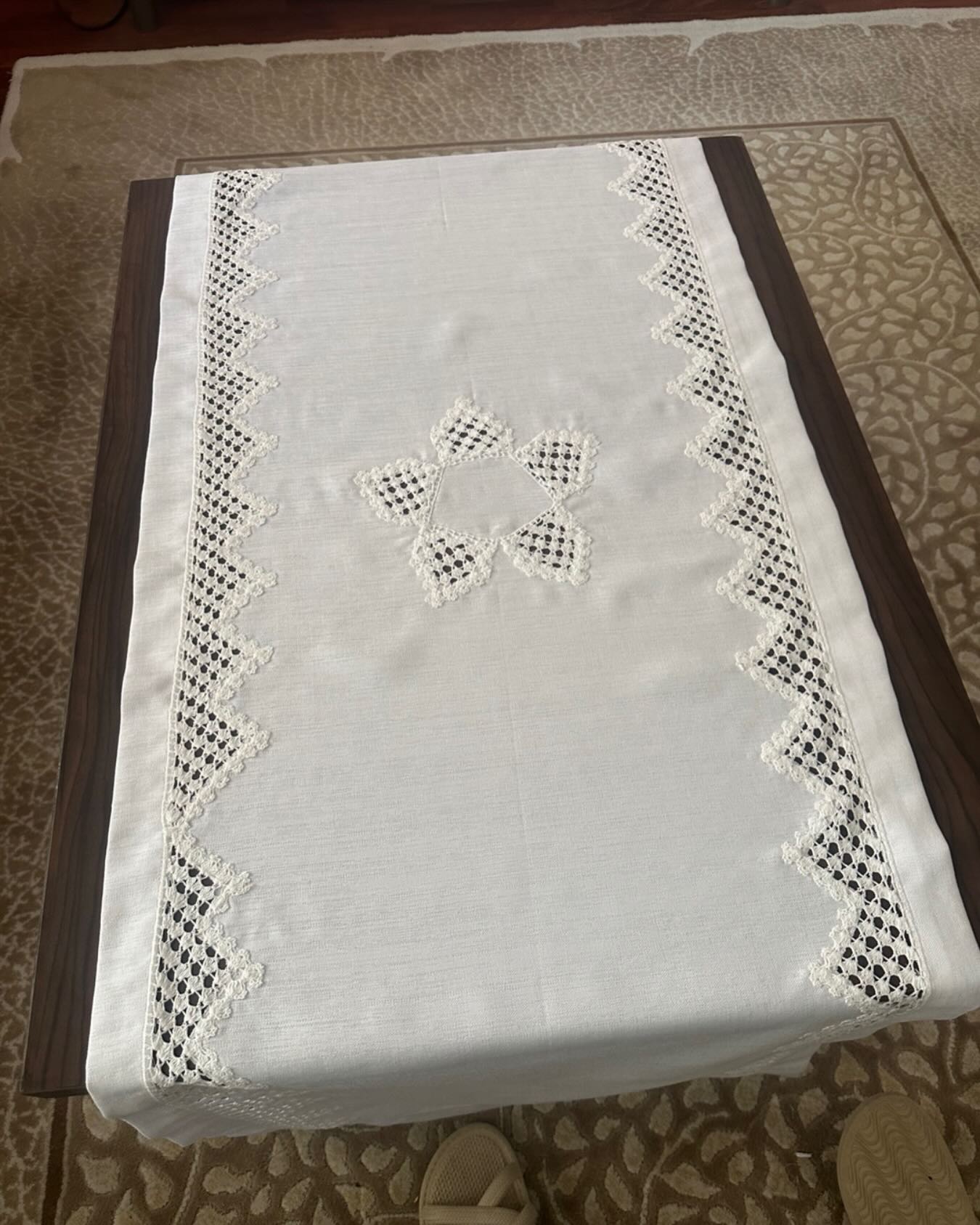 Dantel Kenarı Çiçek Desenli Seccade